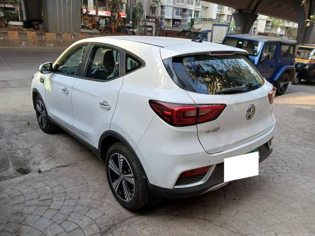 https://images10.gaadi.com/usedcar_image/4535512/original/processed_ddc7627463a8d6afb8f5be67a95e34a6.jpg?imwidth=6402