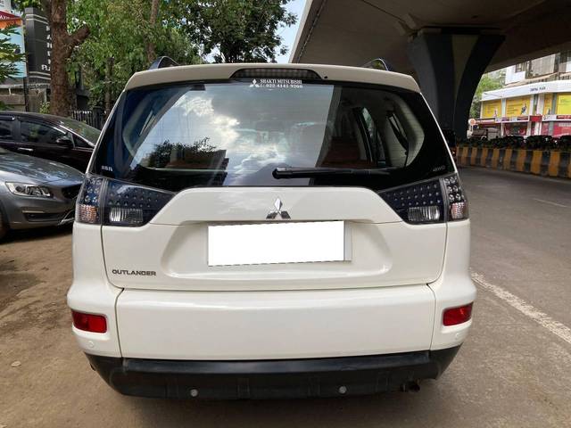 https://images10.gaadi.com/usedcar_image/4535521/original/processed_974c1cae882afd00fbdcd96e2c3d508e.jpg?imwidth=6401