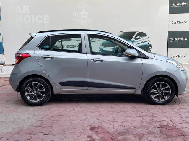 https://images10.gaadi.com/usedcar_image/4535526/original/processed_ccb06d13280f08570171830cdf01440e.jpg?imwidth=6401
