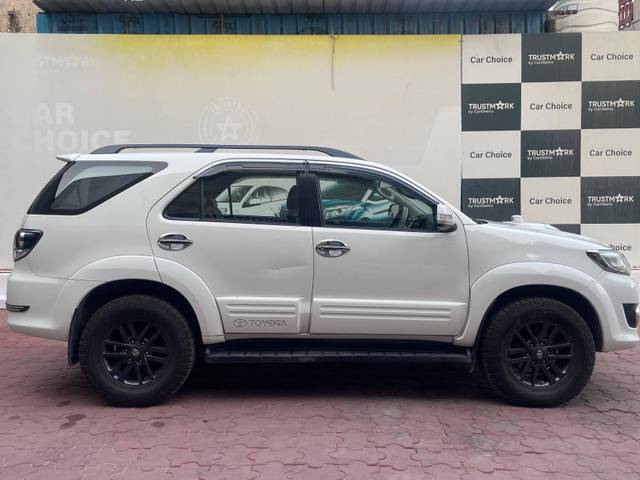 https://images10.gaadi.com/usedcar_image/4535540/original/processed_a5c8d1ba53c0ea2b37cf458f083c4719.jpg?imwidth=6401