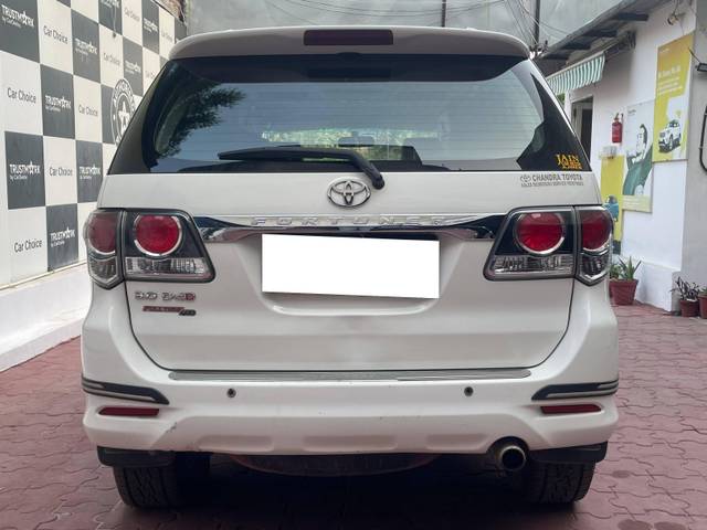 https://images10.gaadi.com/usedcar_image/4535540/original/processed_fdbab45fa0e702a2c710a06397cd76d4.jpg?imwidth=6402