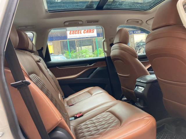 https://images10.gaadi.com/usedcar_image/4535543/original/3d104bae7687d2b4e96065cb2c163c1c.jpg?imwidth=6402