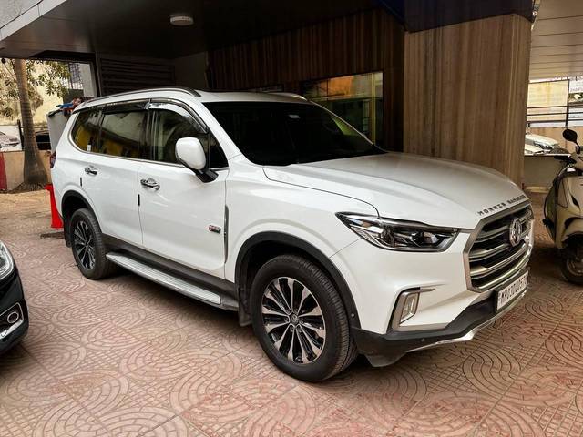 https://images10.gaadi.com/usedcar_image/4535543/original/processed_ea567a7cf17311f6b3787ac4a4dca4ee.jpg?imwidth=6401