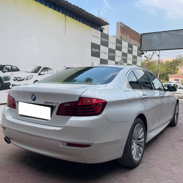 https://images10.gaadi.com/usedcar_image/4535544/original/processed_252000355c2bf315649186bb737f7c41.jpg?imwidth=6402