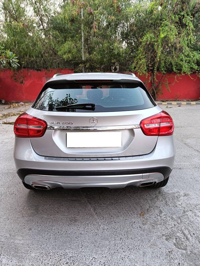 https://images10.gaadi.com/usedcar_image/4535555/original/processed_87312d11778bfdbb24af59276e9d4026.jpeg?imwidth=6402