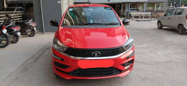https://images10.gaadi.com/usedcar_image/4535559/original/processed_99a428b3-bb41-4c6c-adb2-a36731ce8680.jpg?imwidth=6401