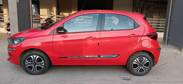 https://images10.gaadi.com/usedcar_image/4535559/original/processed_bbd344b2-1ecf-4772-945e-d07ac950c943.jpg?imwidth=6400