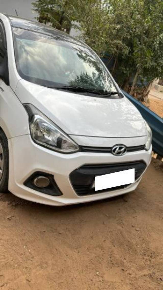 https://images10.gaadi.com/usedcar_image/4535597/original/processed_113aca75-0210-4f99-8f17-db292d3d2abe.jpg?imwidth=6402