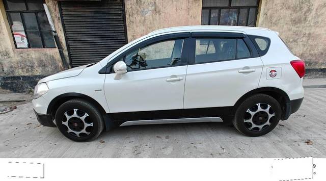 https://images10.gaadi.com/usedcar_image/4535622/original/processed_11cd8031-59d4-4d98-a7ee-f994a3f297cd.jpg?imwidth=6402