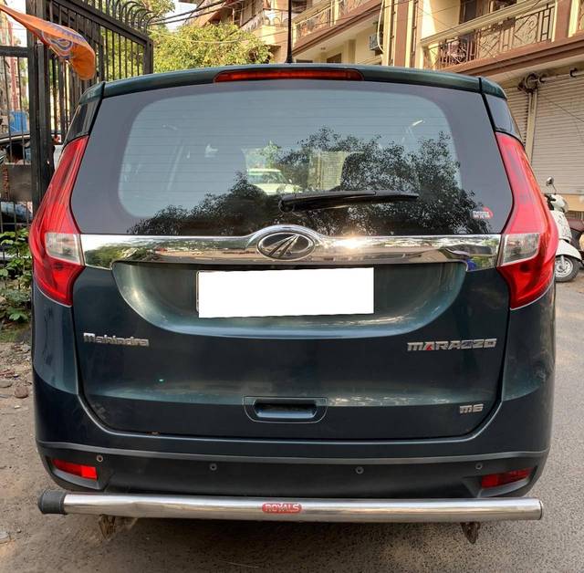 https://images10.gaadi.com/usedcar_image/4535628/original/processed_b6378d34937d1eeed29e48e5983be3c5.jpg?imwidth=6402