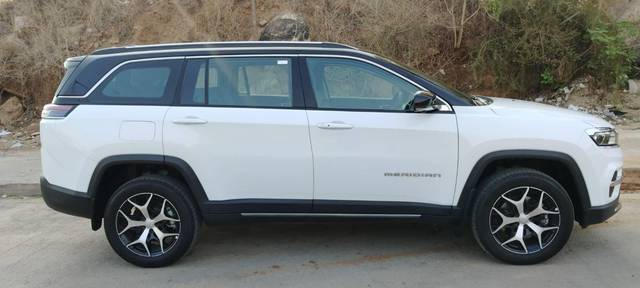 https://images10.gaadi.com/usedcar_image/4535639/original/processed_51e7c9f132e9462b43edf64a1be0f81a.jpg?imwidth=6401