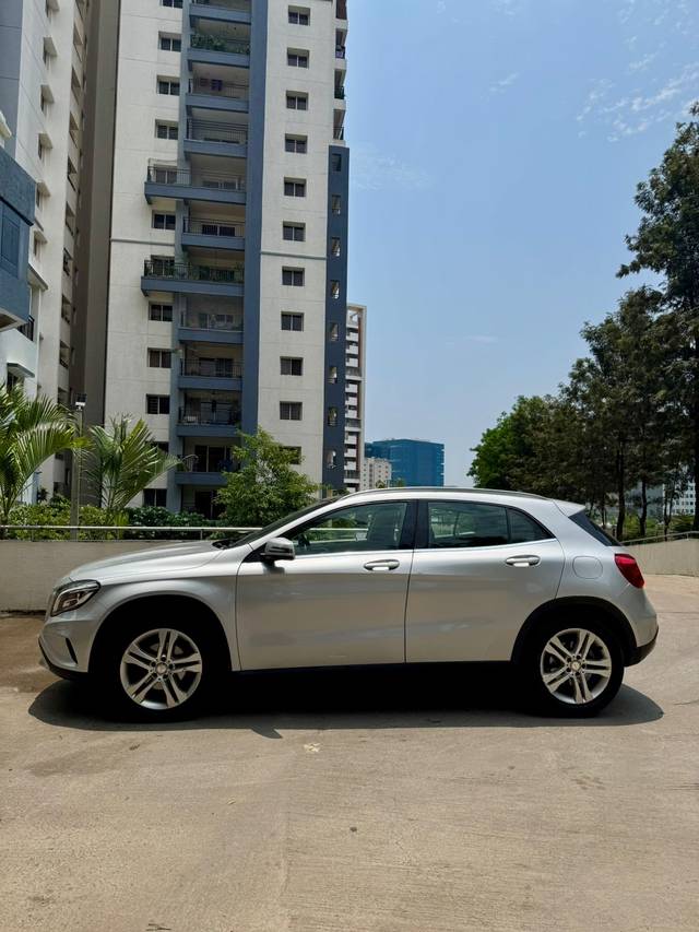 https://images10.gaadi.com/usedcar_image/4535692/original/e2d16056648595941f646fdd5f3538d2.jpg?imwidth=6402