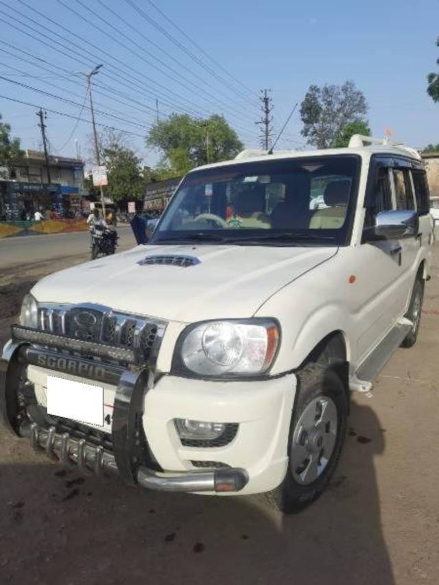 https://images10.gaadi.com/usedcar_image/4535700/original/processed_24a62d56-6447-453d-b19b-361ef7ee8fe8.jpg?imwidth=6401