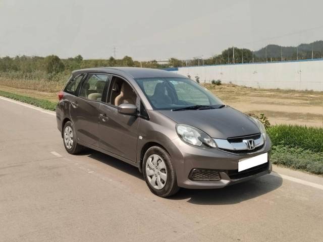 https://images10.gaadi.com/usedcar_image/4535714/original/processed_1dab53e9c43e3ec3d6b9a06b69ff85b1.jpg?imwidth=6400