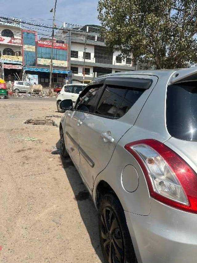 https://images10.gaadi.com/usedcar_image/4535717/original/processed_5034a945-a4b4-447a-88a2-b248ac825298.jpeg?imwidth=6401