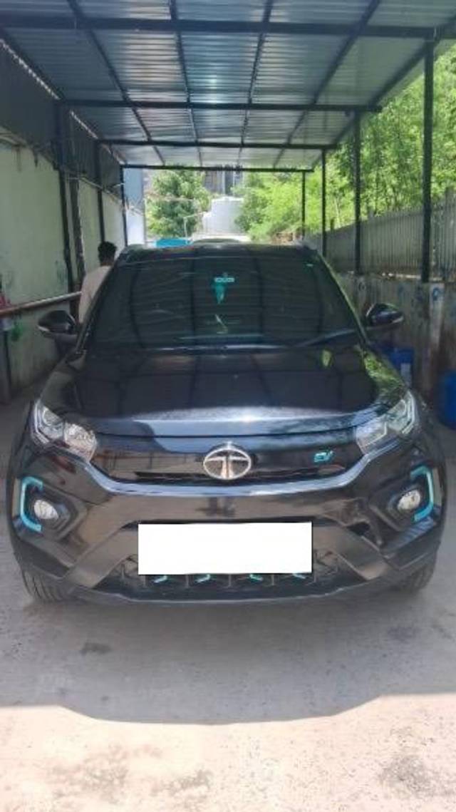 https://images10.gaadi.com/usedcar_image/4535719/original/processed_4b0c9dda-4bca-475f-b70b-9567fe1265c4.jpeg?imwidth=6400