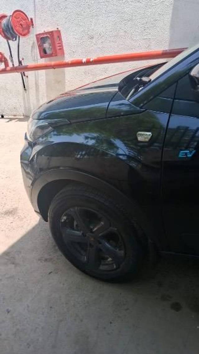https://images10.gaadi.com/usedcar_image/4535719/original/processed_e33945c3-c46a-469e-bd39-87eb0b5fe58a.jpeg?imwidth=6402