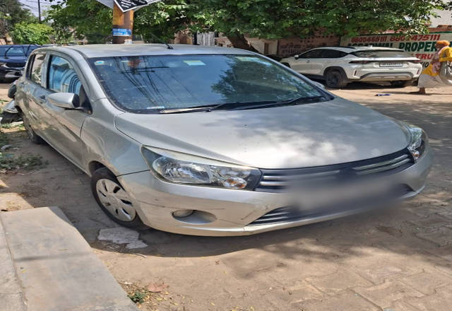 https://images10.gaadi.com/usedcar_image/4535753/original/d9364bea-bac2-4412-a04b-8079524a13a0.?imwidth=6400