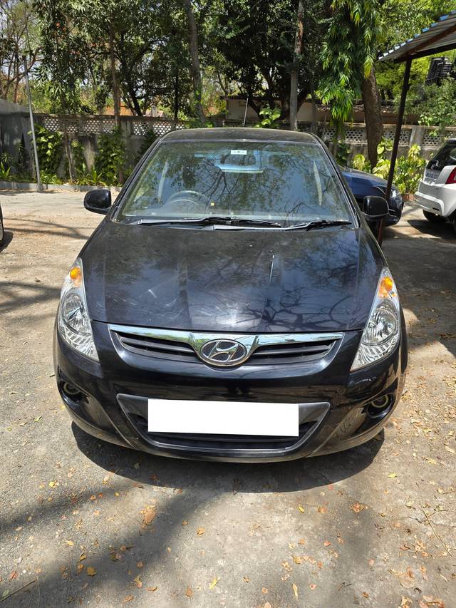 https://images10.gaadi.com/usedcar_image/4535758/original/processed_25cb979b4daa3c45124df78acf72d4d5.jpg?imwidth=6400