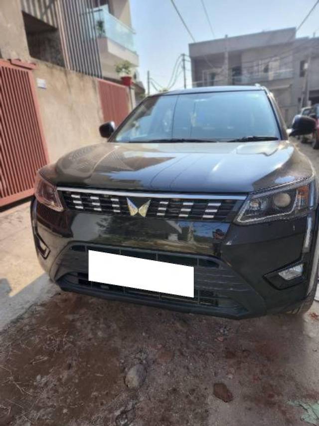 https://images10.gaadi.com/usedcar_image/4535762/original/processed_84ad6eb6-b91f-4008-9c12-6032e23b5515.jpg?imwidth=6400