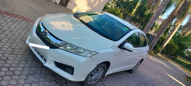 https://images10.gaadi.com/usedcar_image/4535783/original/processed_b3994c43-5060-4553-925c-7891e6239fcf.jpg?imwidth=6401