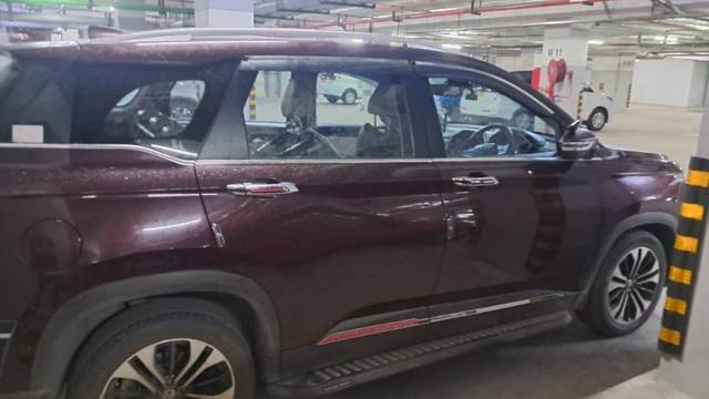 https://images10.gaadi.com/usedcar_image/4535785/original/processed_4cec33f1-a57f-4970-8c90-b590b8422770.jpeg?imwidth=6401