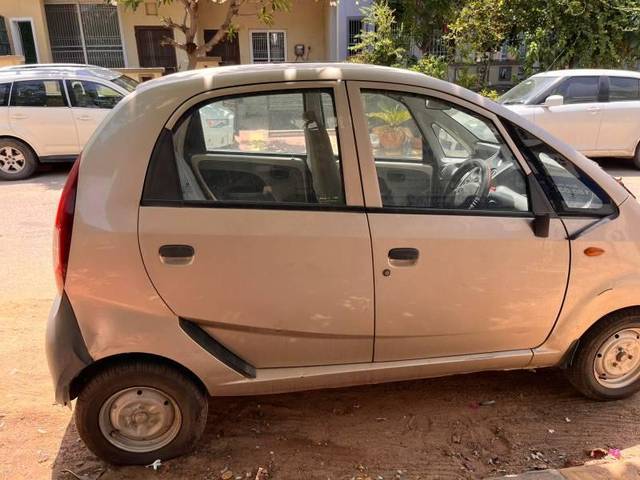 https://images10.gaadi.com/usedcar_image/4535802/original/processed_c3ba6f09-0c4c-4940-85de-fb8d99bac7fc.jpg?imwidth=6401