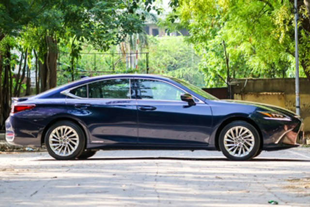 https://images10.gaadi.com/usedcar_image/4535831/original/22dab51778471b60a0bcc06452ca8abd.jpg?imwidth=6401