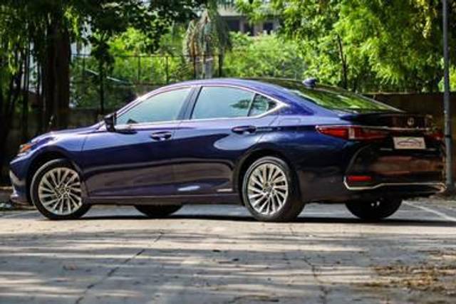 https://images10.gaadi.com/usedcar_image/4535831/original/processed_4fb8893ceb565bcbdcb3e113ae5d464c.jpg?imwidth=6402