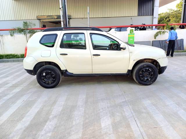 https://images10.gaadi.com/usedcar_image/4535840/original/processed_bac5ebb7c6dfcd96d95608323f83102c.jpg?imwidth=6401