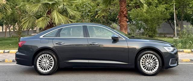 https://images10.gaadi.com/usedcar_image/4535851/original/processed_68f787968cd7f4c0454930e1713b37a2.jpeg?imwidth=6401