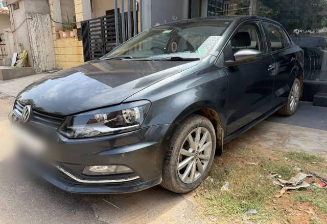 https://images10.gaadi.com/usedcar_image/4535859/original/c73a6ad6-73ad-4ce7-adef-88cdd430b8d3.?imwidth=6400