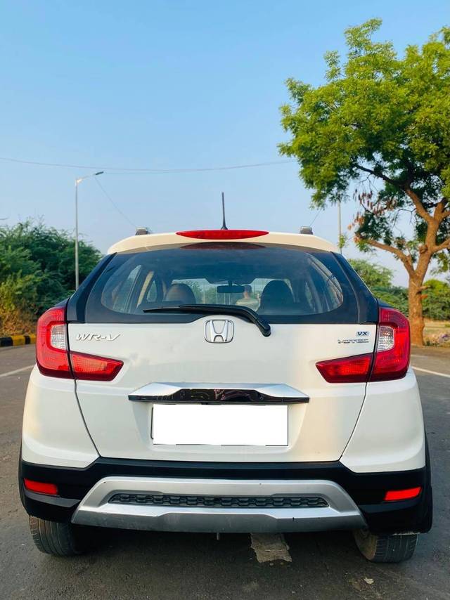 https://images10.gaadi.com/usedcar_image/4535867/original/processed_045b68654724303bb36f0aff7397c2bc.jpg?imwidth=6401