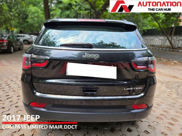 https://images10.gaadi.com/usedcar_image/4535869/original/processed_d82fc2193d66495bab64ca9e15b38b9c.jpg?imwidth=6402