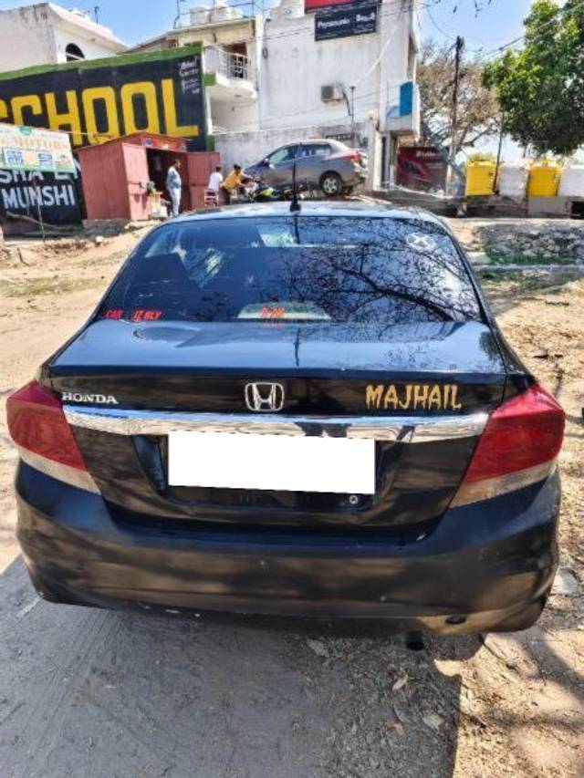 https://images10.gaadi.com/usedcar_image/4535873/original/processed_042ac037-37bc-4a22-863d-fc2196179405.jpg?imwidth=6400