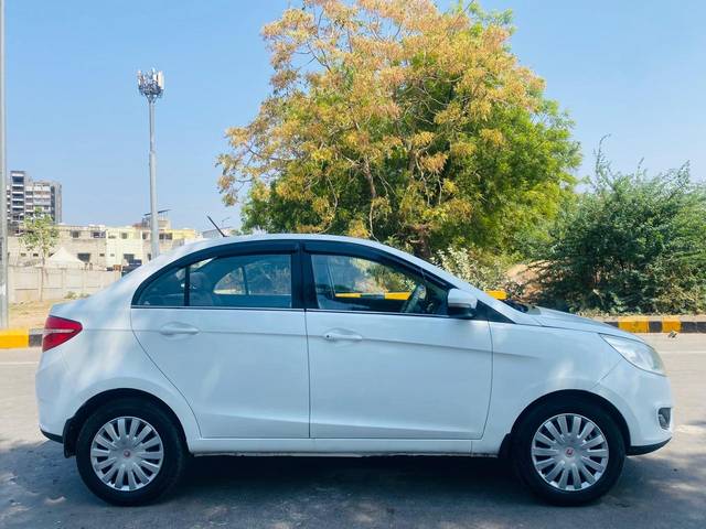 https://images10.gaadi.com/usedcar_image/4535875/original/b6e6aa6221c82129969d80925a427aa3.jpg?imwidth=6401