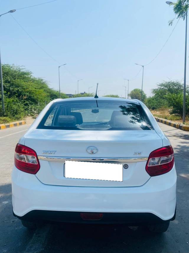 https://images10.gaadi.com/usedcar_image/4535875/original/processed_ac4ba50a978c77f2cefb7d7959f6ada9.jpg?imwidth=6402