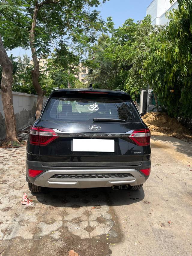 https://images10.gaadi.com/usedcar_image/4535877/original/processed_015265e0-106e-4d18-a730-eaf664c0482a.jpg?imwidth=6400