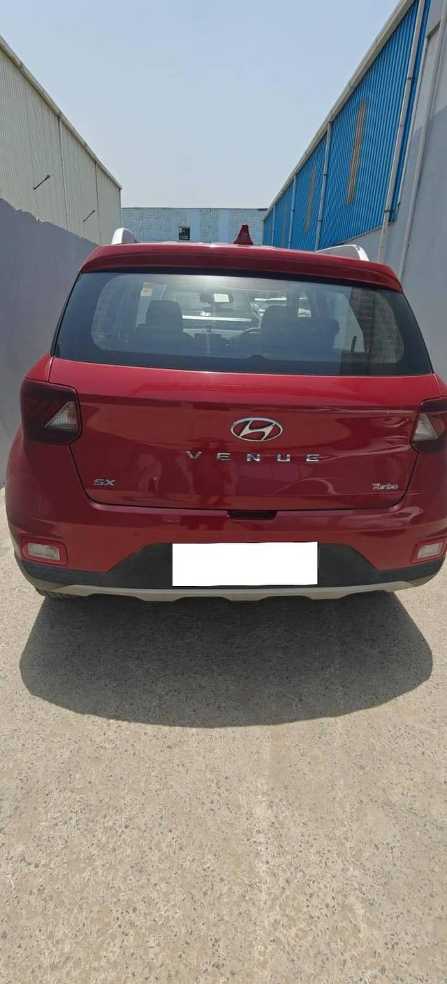 https://images10.gaadi.com/usedcar_image/4535889/original/processed_6ed94157-8fbc-4246-b1c9-fc41f8ea5097.jpg?imwidth=6400
