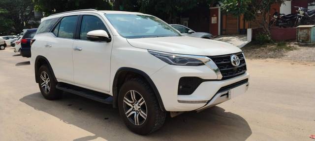 https://images10.gaadi.com/usedcar_image/4535924/original/59cc429a4bbb4ee0e1fcb92448b6207d.jpg?imwidth=6400