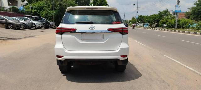 https://images10.gaadi.com/usedcar_image/4535924/original/processed_c6e301d2d5ac166e5aec3a84764e0802.jpg?imwidth=6401