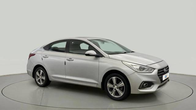 https://images10.gaadi.com/usedcar_image/4535934/original/023b94e22bc10b3770da2960dd93a0b2.jpg?imwidth=6400