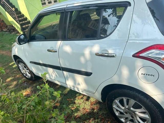 https://images10.gaadi.com/usedcar_image/4535947/original/processed_032a604a-8035-4854-b6d0-b5289124b001.jpeg?imwidth=6402