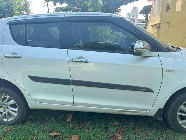 https://images10.gaadi.com/usedcar_image/4535947/original/processed_1b3f8d48-803c-40d1-9095-82155b751c9e.jpeg?imwidth=6401
