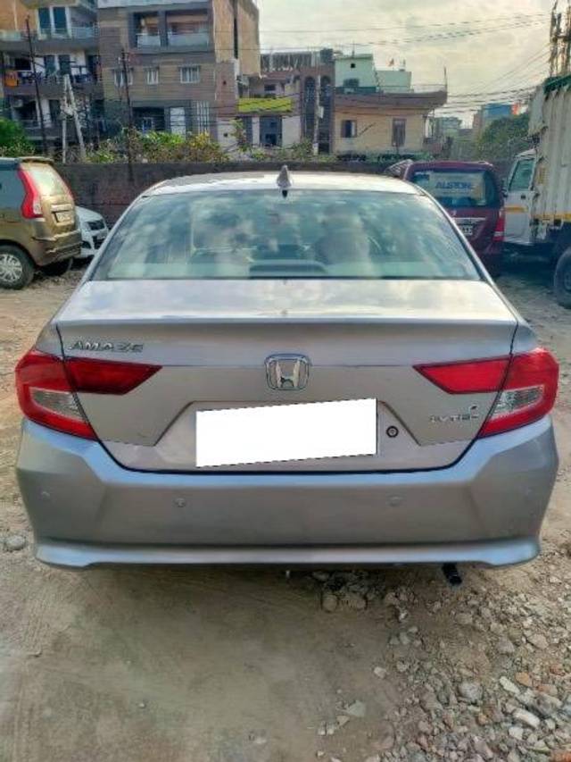 https://images10.gaadi.com/usedcar_image/4535987/original/processed_ea68cfb8-22e0-4142-8531-23fb8decf95f.jpeg?imwidth=6401