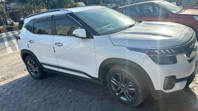 https://images10.gaadi.com/usedcar_image/4535989/original/processed_656ddbc3-43f8-4b13-b8b2-8cfa9ba2ee45.jpeg?imwidth=6400