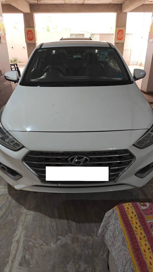 https://images10.gaadi.com/usedcar_image/4536000/original/processed_6be941d9-7428-4839-a730-ea4ecb8a357a.jpg?imwidth=6400