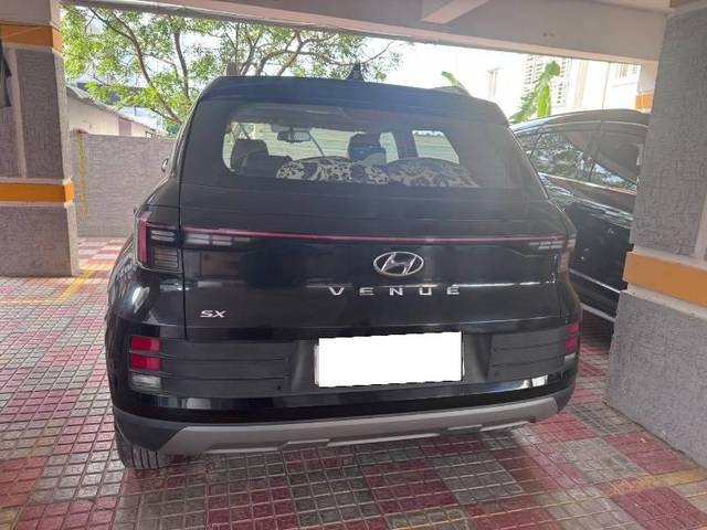 https://images10.gaadi.com/usedcar_image/4536015/original/processed_9b6e96bc-8d1f-42d7-a751-27b85359b290.jpeg?imwidth=6401