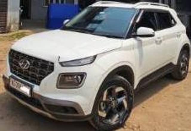 https://images10.gaadi.com/usedcar_image/4536027/original/processed_7e7c5f0a-cd33-4107-8d9d-1d5ff4c9d291.jpg?imwidth=6400
