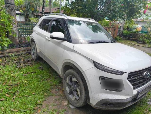 https://images10.gaadi.com/usedcar_image/4536027/original/processed_bec8090a-9f7a-4a01-acca-886f07392e77.jpg?imwidth=6402